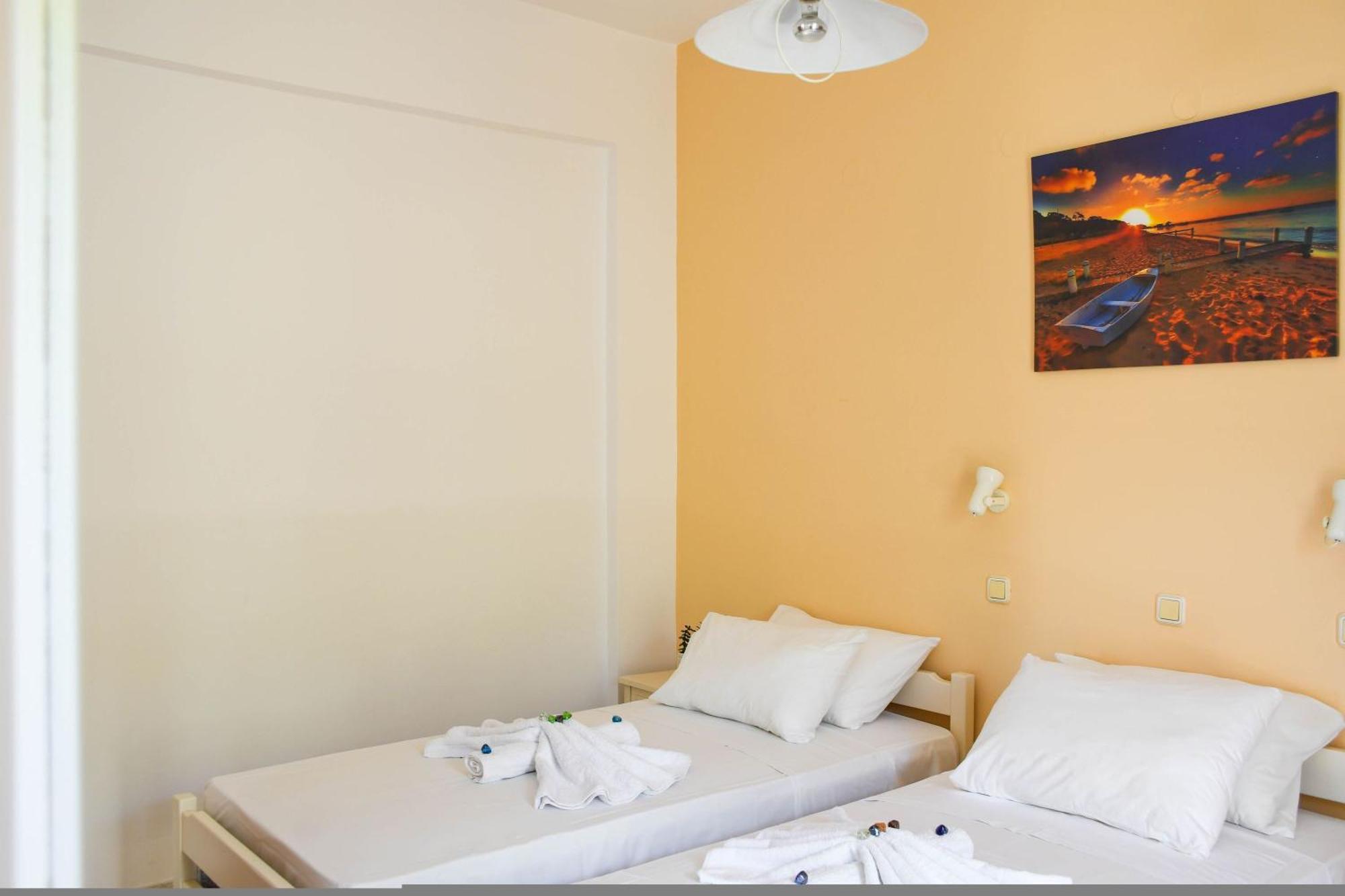 Litinas Apartments With Pool Agia Marina Eksteriør billede