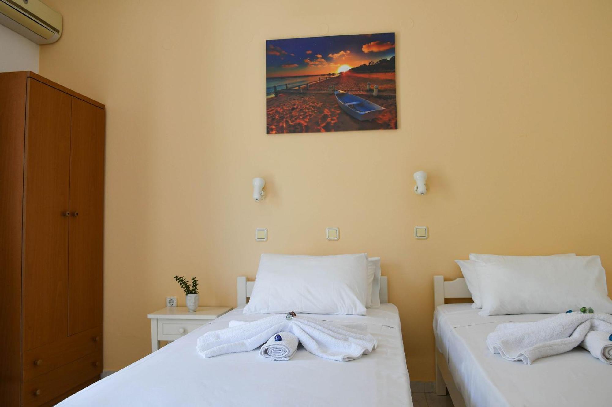 Litinas Apartments With Pool Agia Marina Eksteriør billede